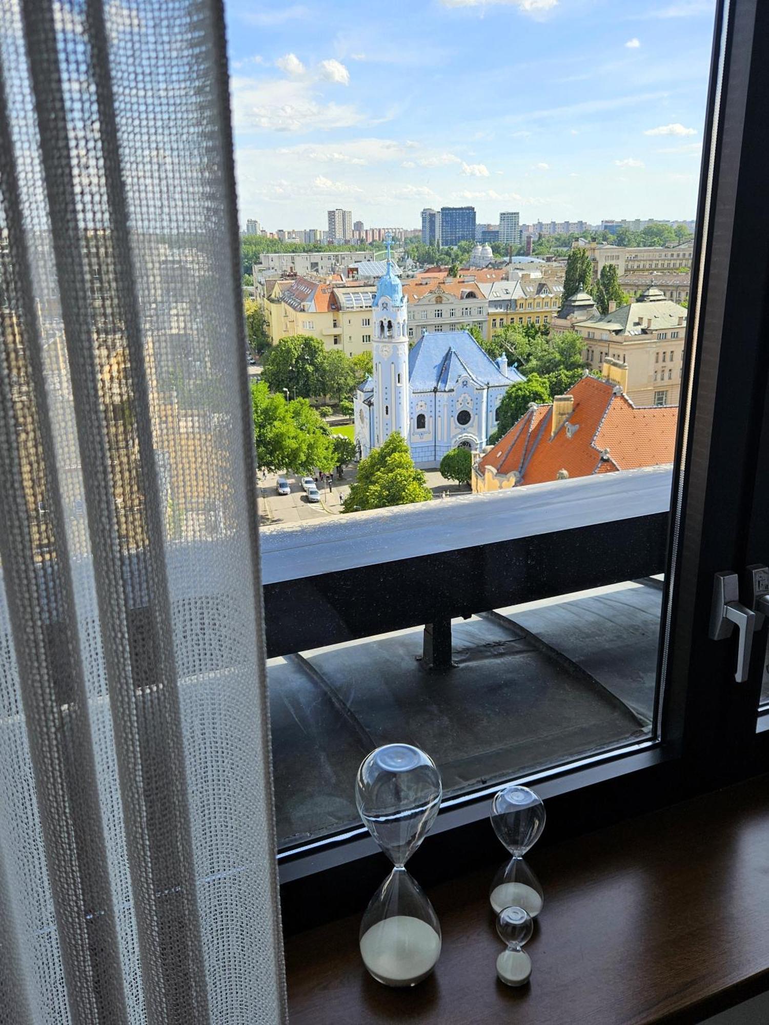 Panorama View Design Apt In Old Town - Free Parking Bratislava Exterior photo
